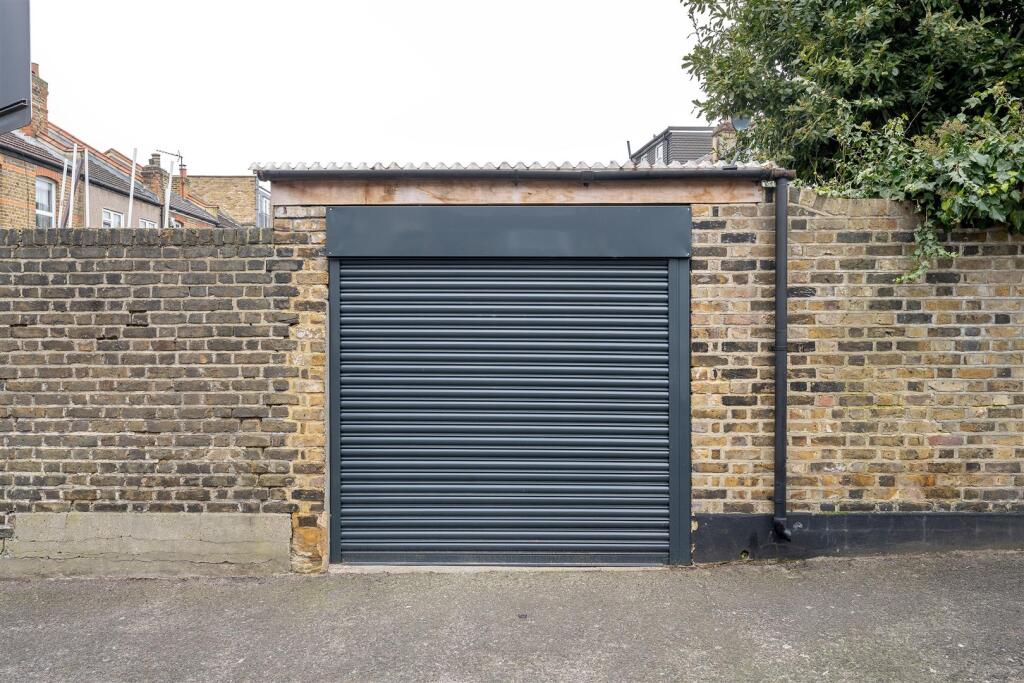 Higham Hill Road, E17