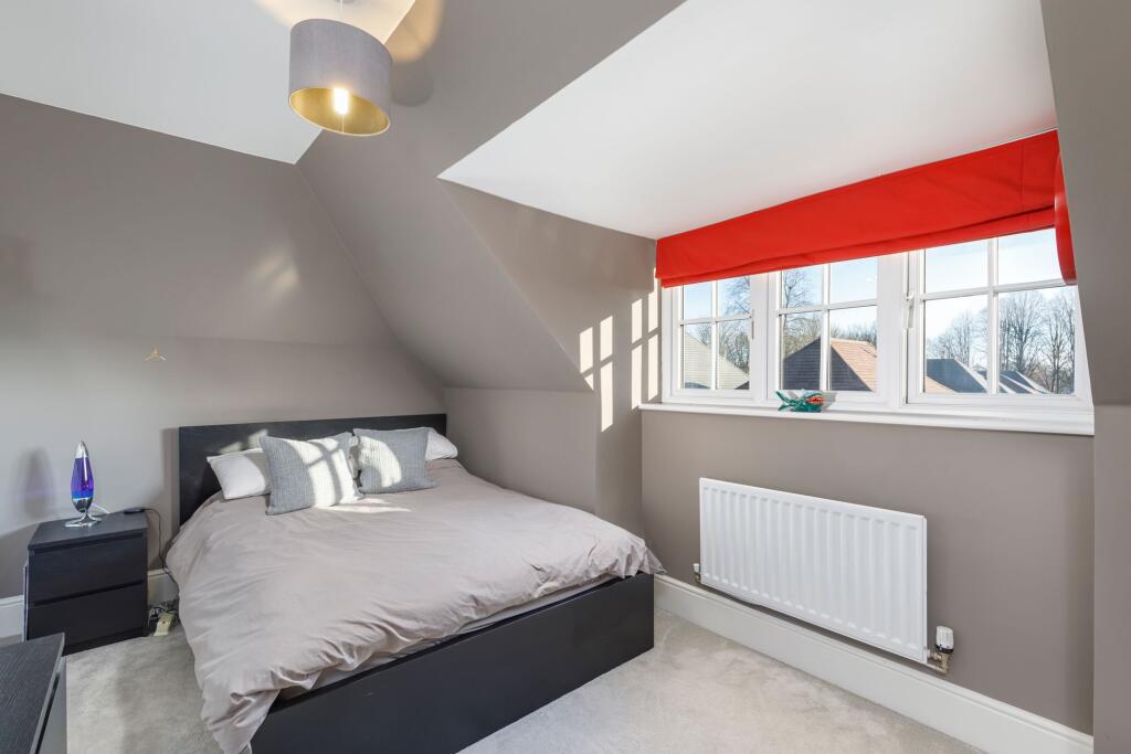 Fifth bedroom
