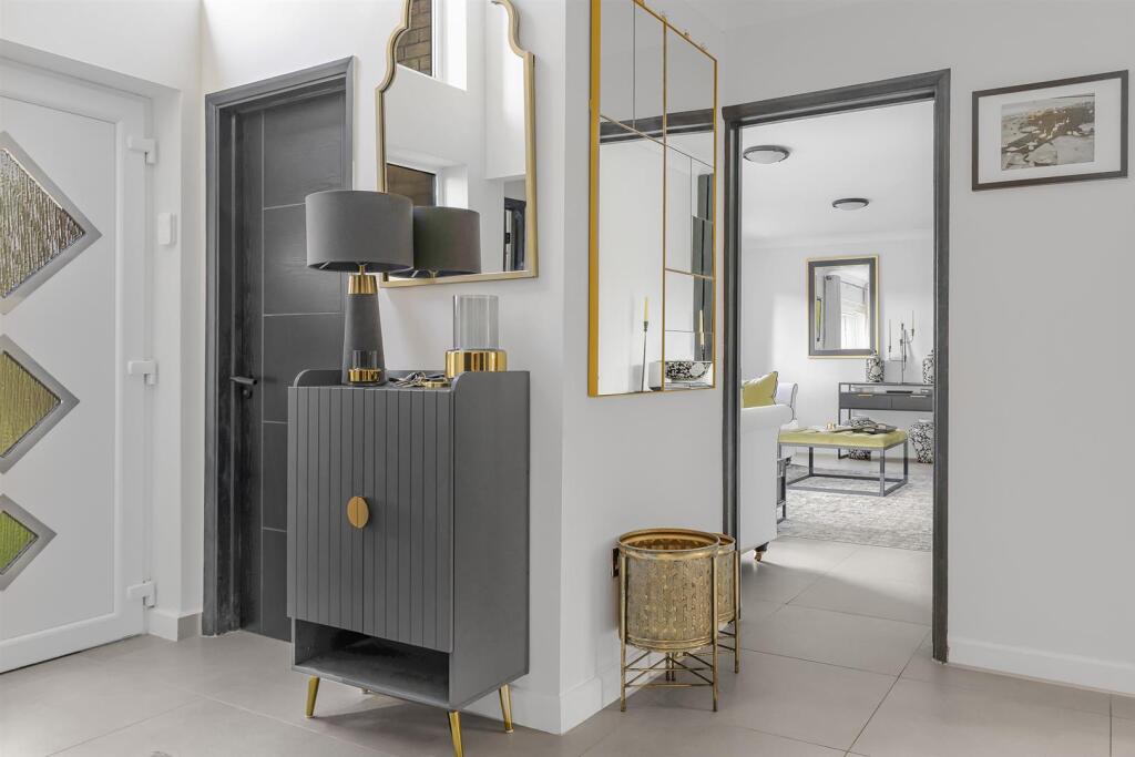 Mayfields, 1 Manor Close