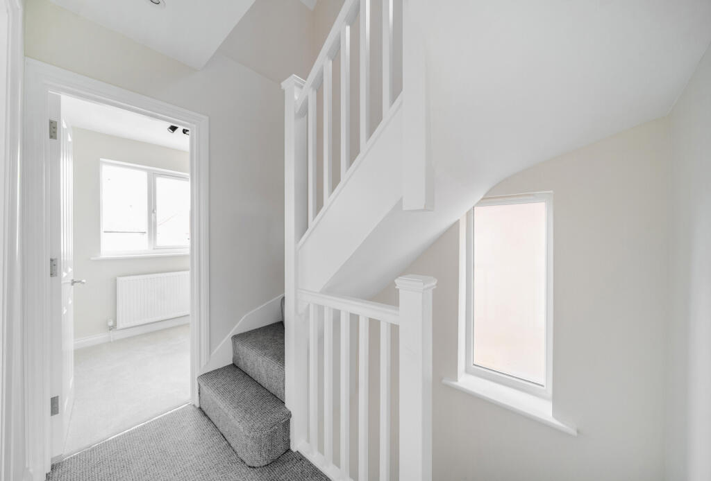 1304970-11-68484d...