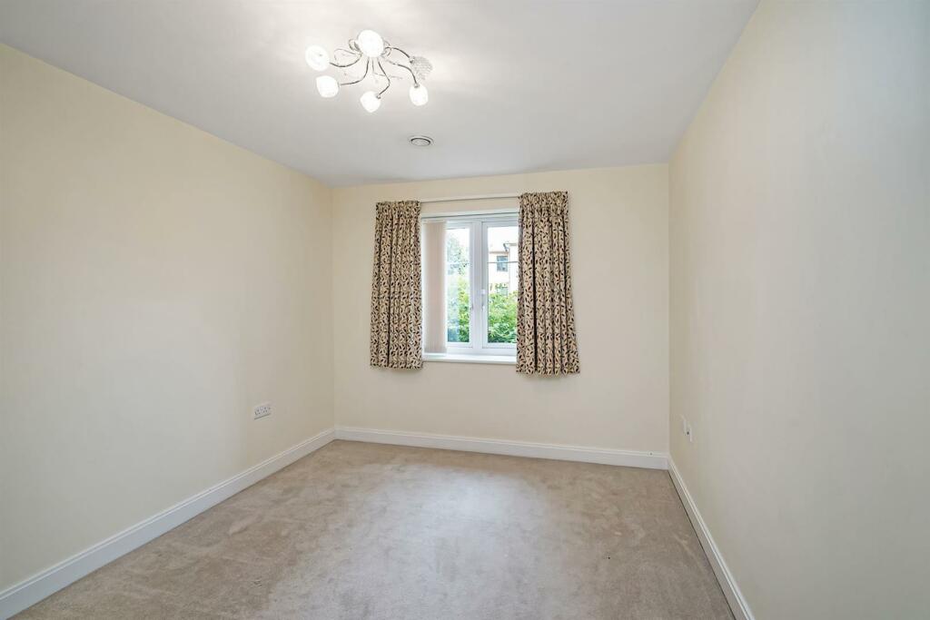 03-6d7fJPH-2 Blyton House Bourne End-7-medium.jpg