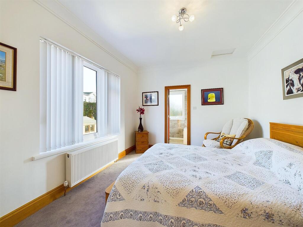 Back Bedroom.