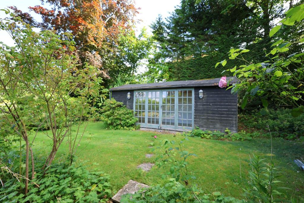 SUMMER HOUSE