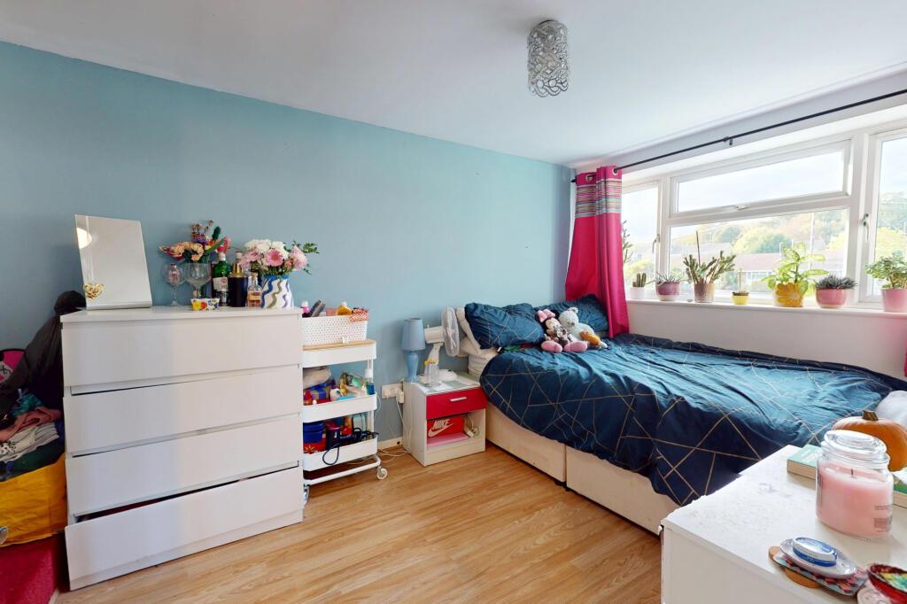 BEDROOM / FAMILY ROOM