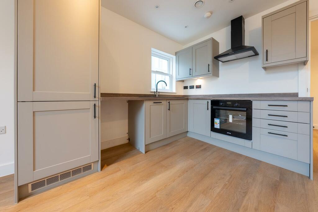Flat 4 Reside-2.jpg