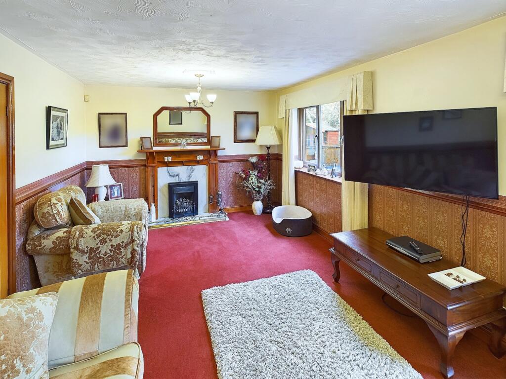 CAM04233G0-PR0009-STILL002