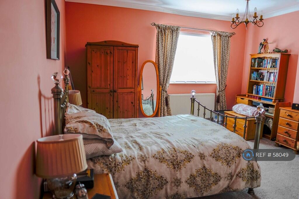 Large Front Bedroom