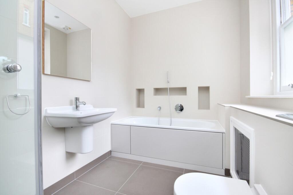 three bedroom Her...