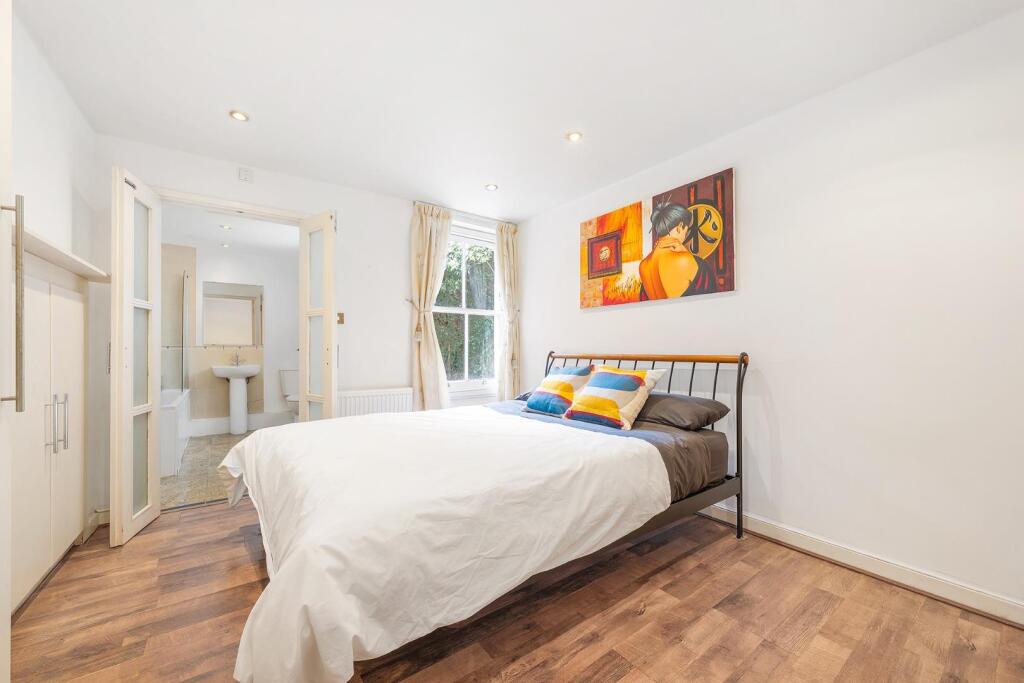 Principal bedroom