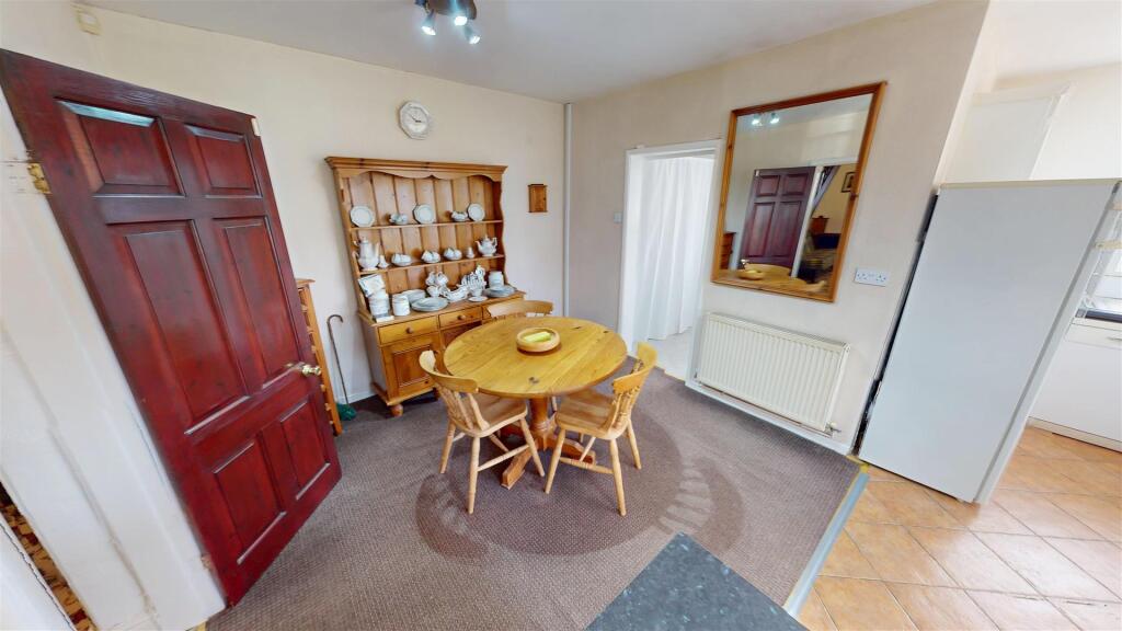 Whint Cottages Dining Room