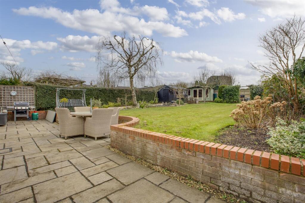 98 Windmill Lane, HP15 6AU-13.jpg
