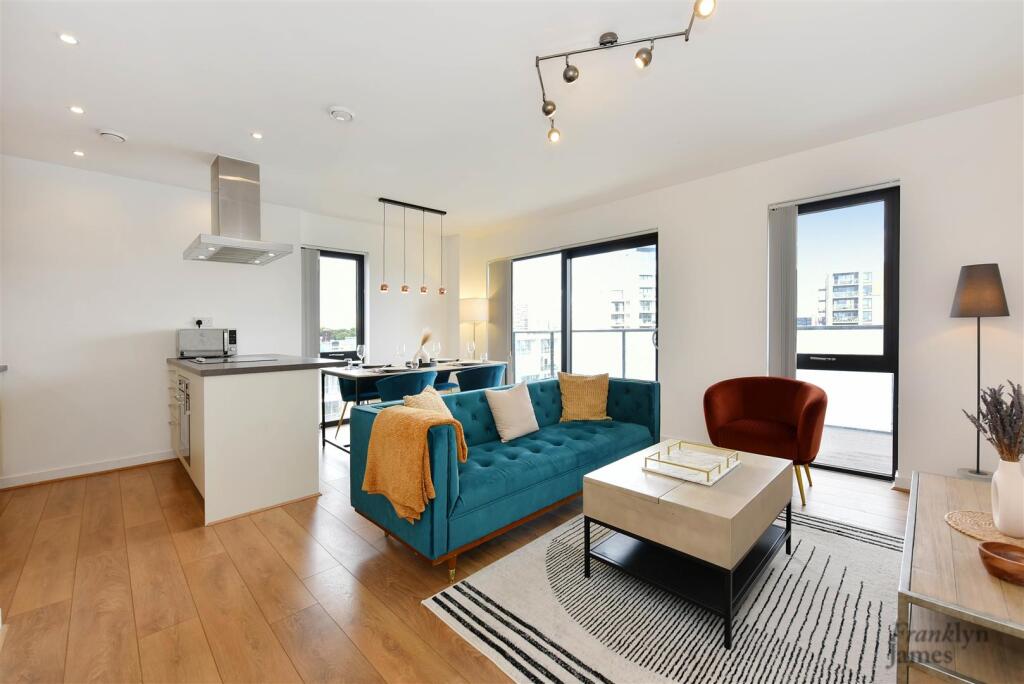 Boathouse Apartments (8).JPG