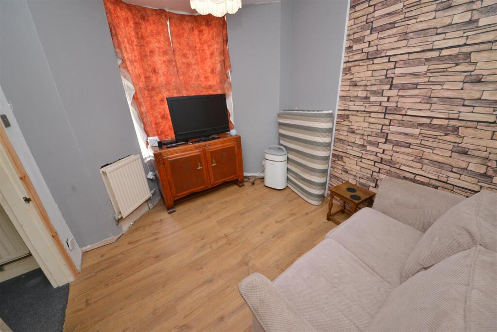 Lounge 2