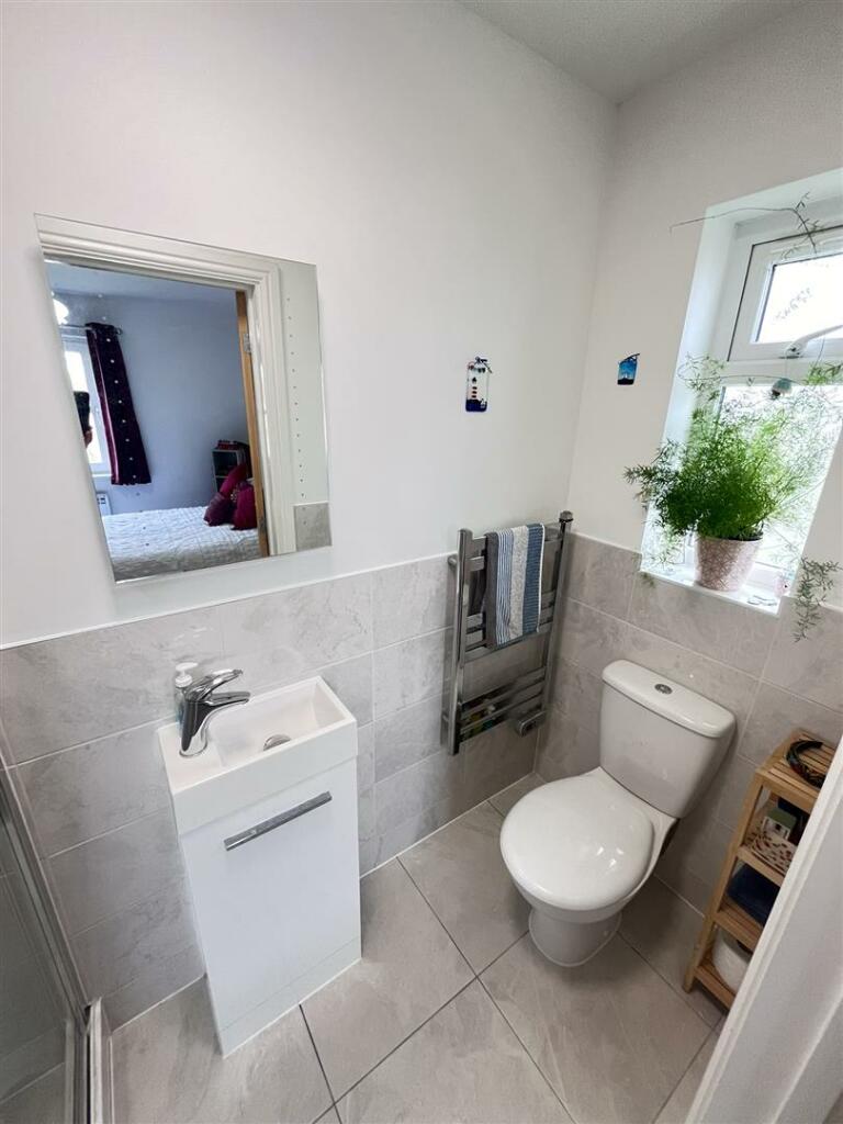 Ensuite shower room