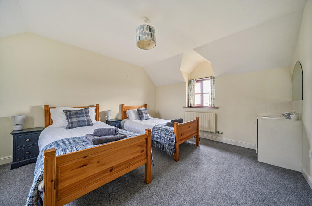 1361387-15-68dd48...