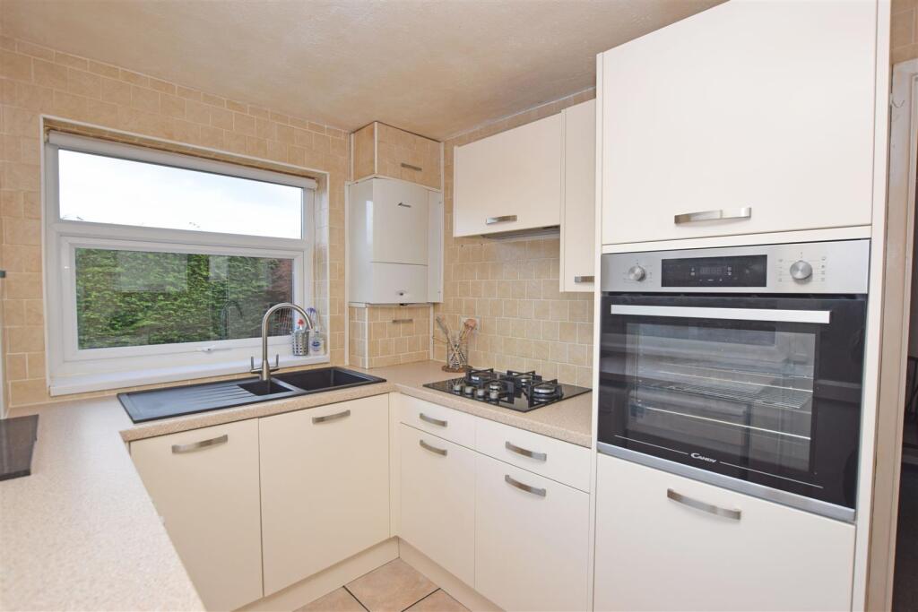 Kitchen V2.JPG