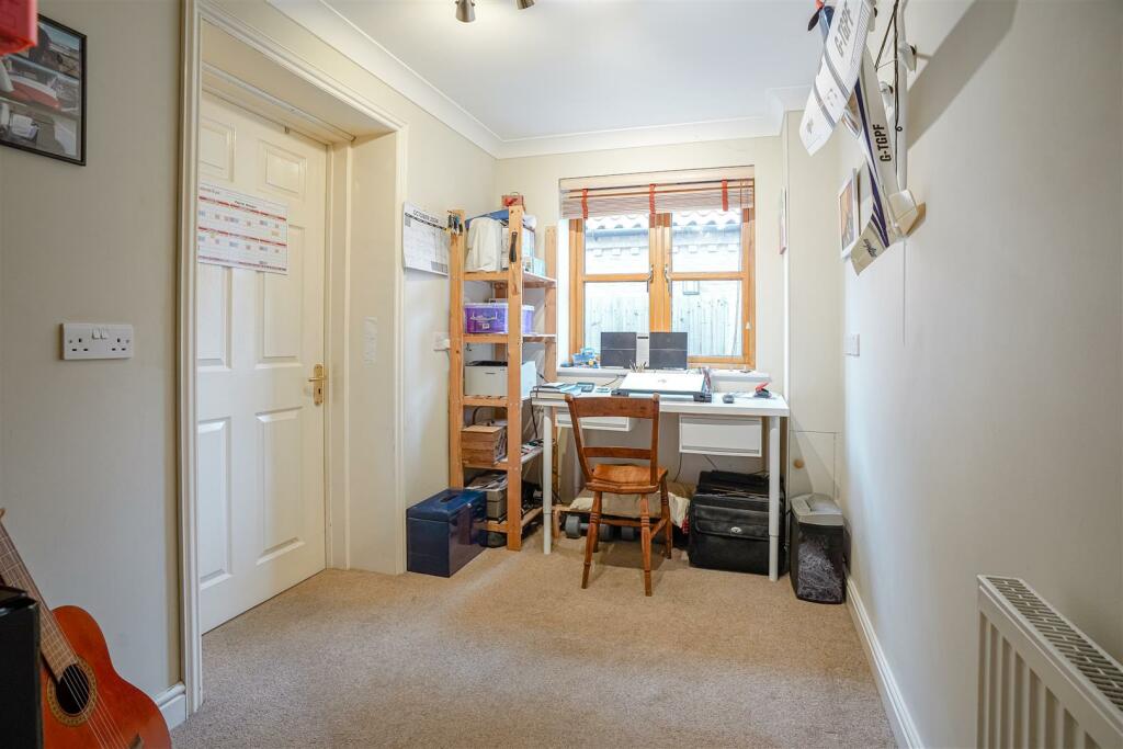 12A Copperfield Way, Burwell-8.jpg