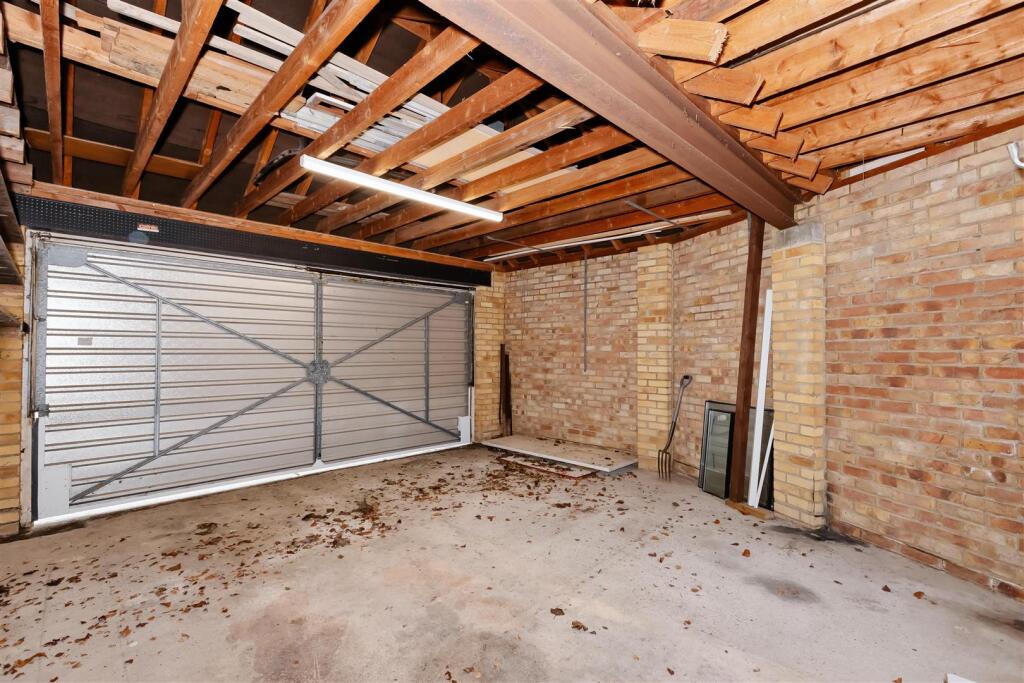 For Sale by Aspire Residential | Longlands Glade