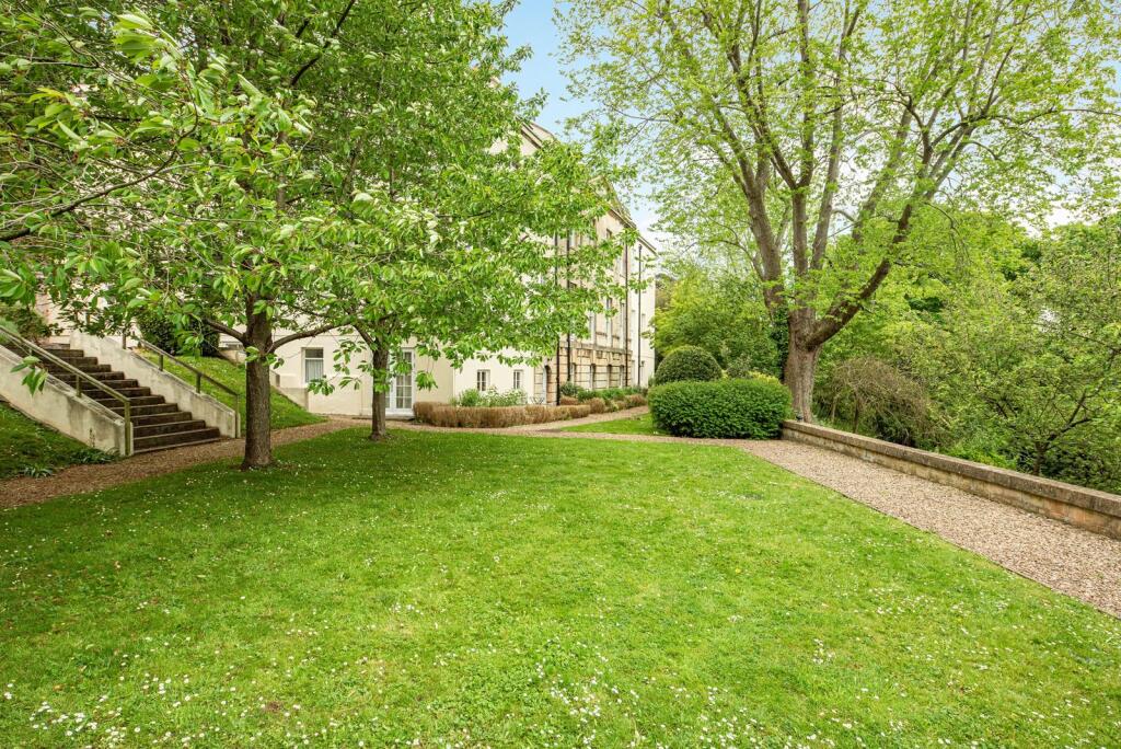 Gardens_2.jpg