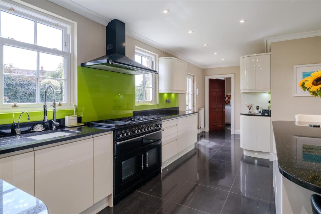 Kitchen.jpg