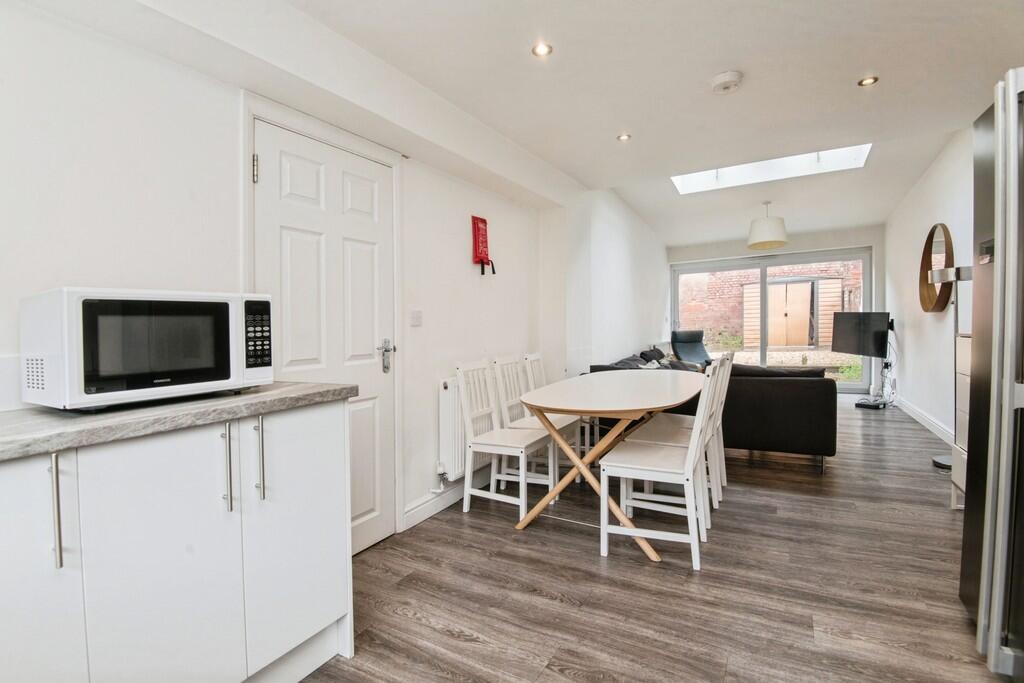 58kingedwardst-00...