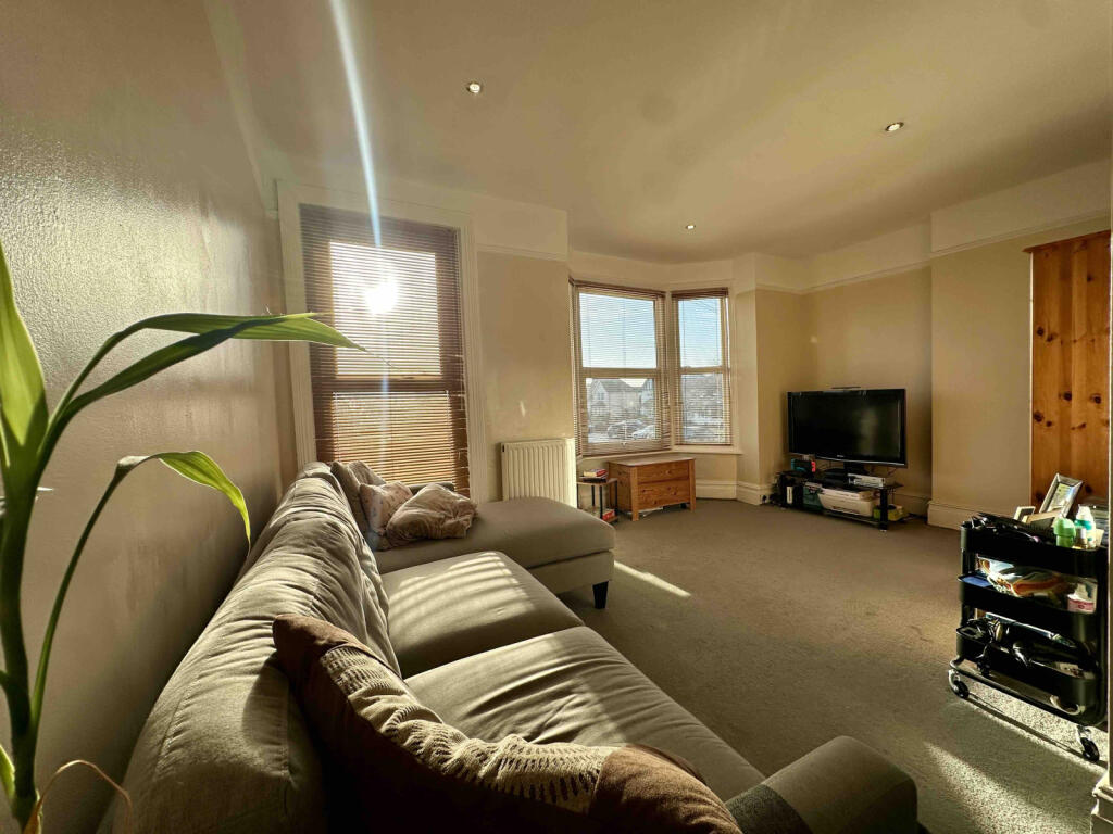 Master Bedroom/Dayroon