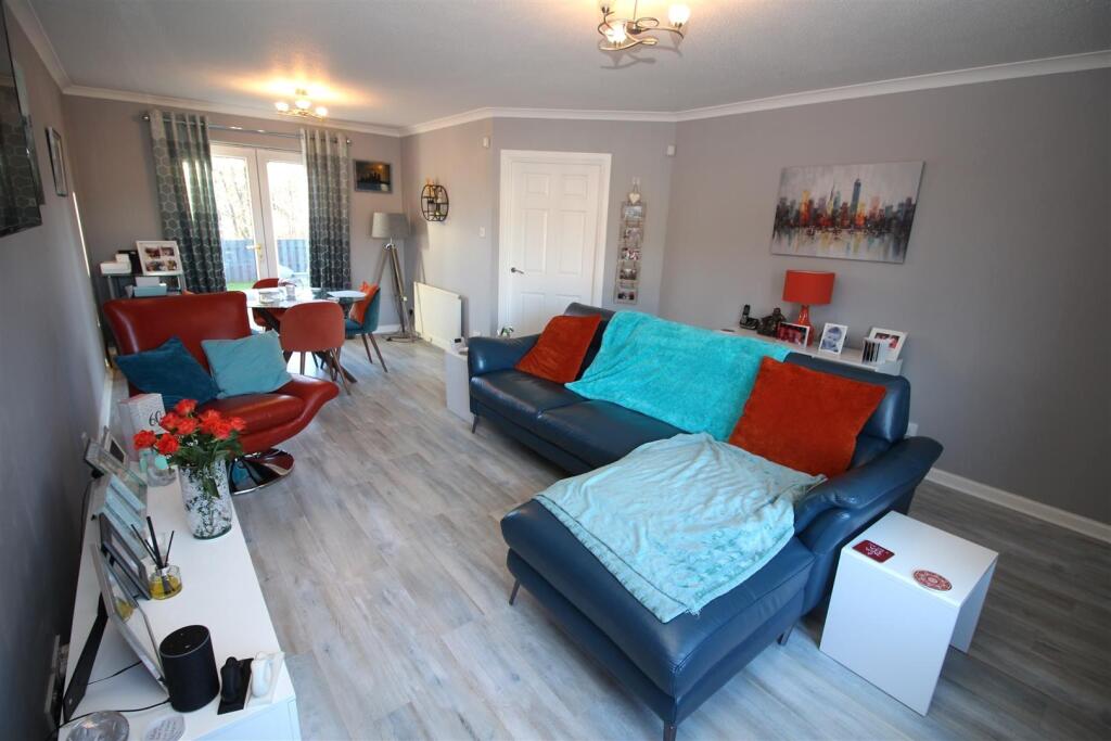 Lounge / Dining Room