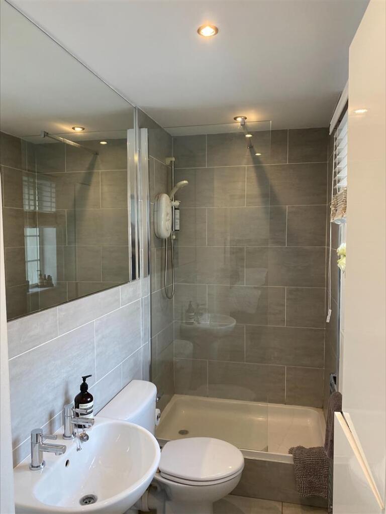 ensuite.jpeg