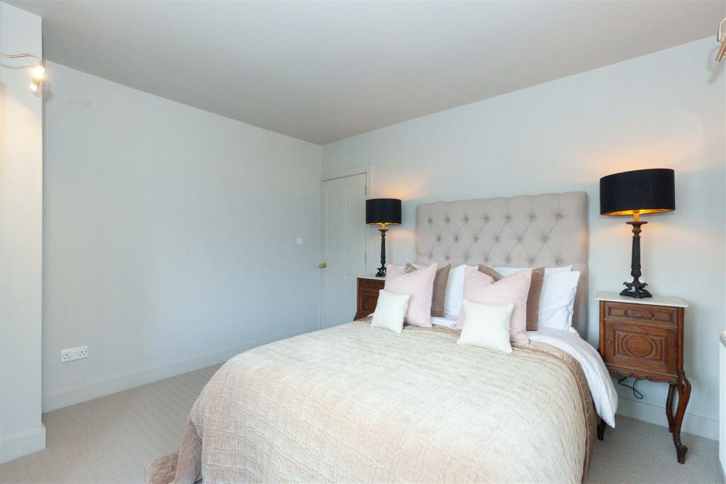 Master Bedroom 1.jpg