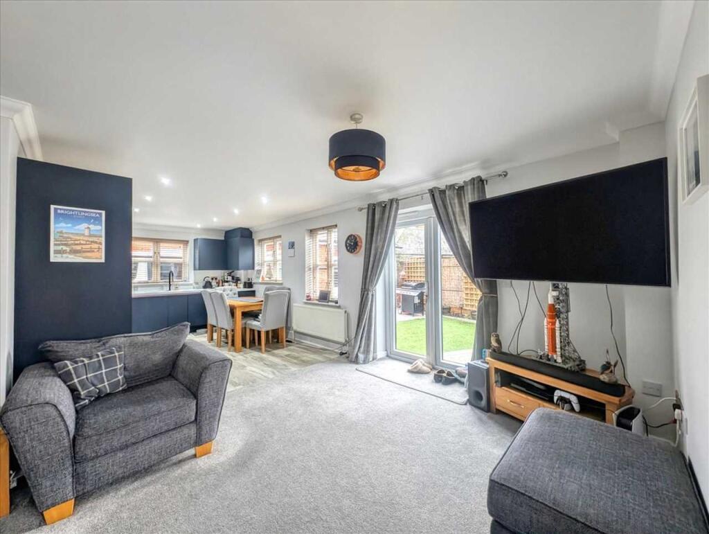 Lounge / Kitchen /