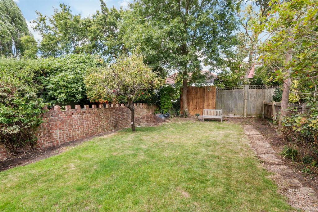Stunning 80'ft Rear Garden