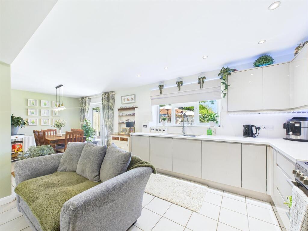 Open Plan Kitchen/Dining/Living Area