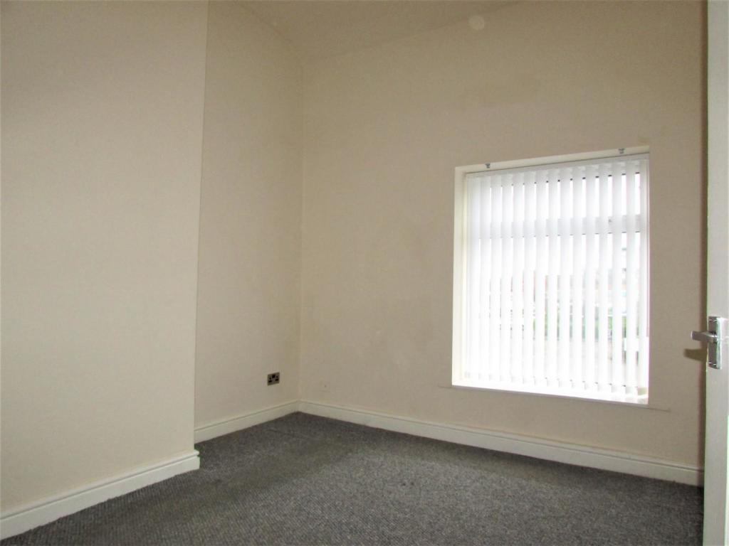 ARW208bed1.JPG