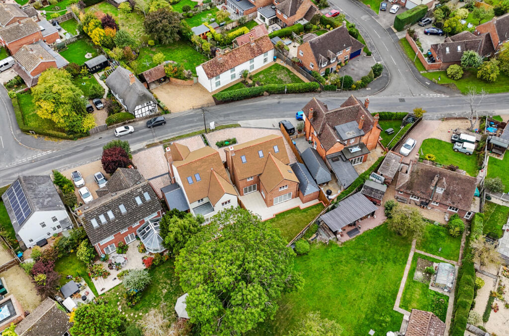 1363819-2-68e5140...