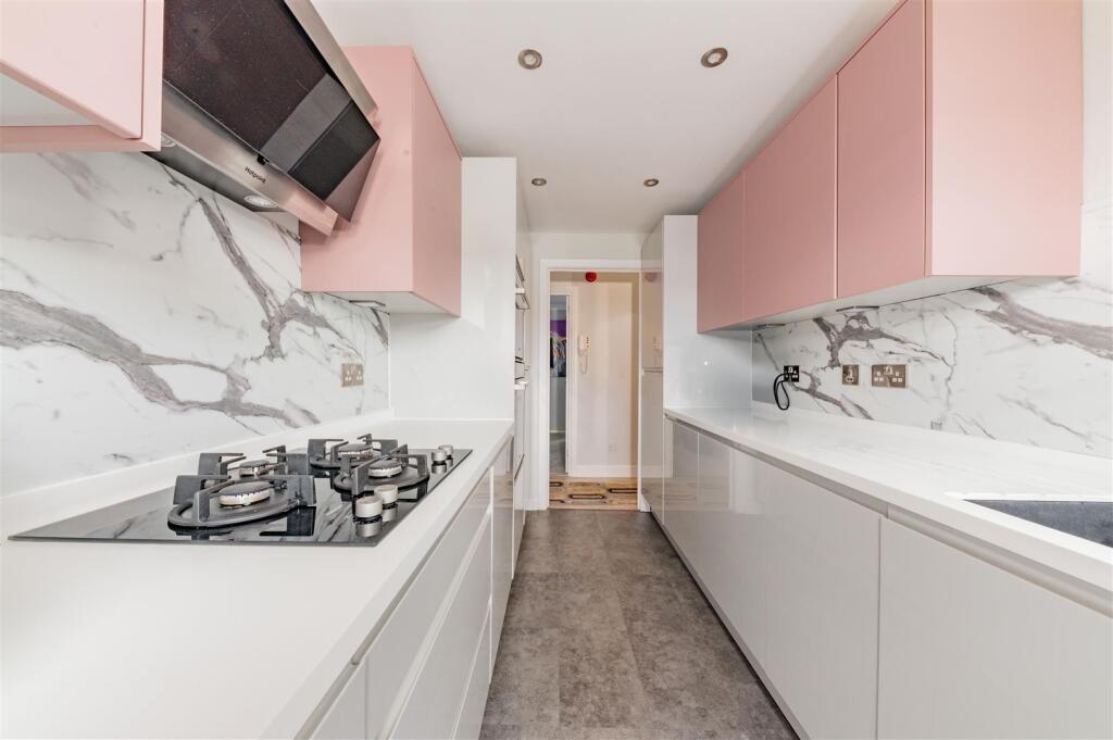 1-L 143 Fintry Drive Dundee-9.JPG