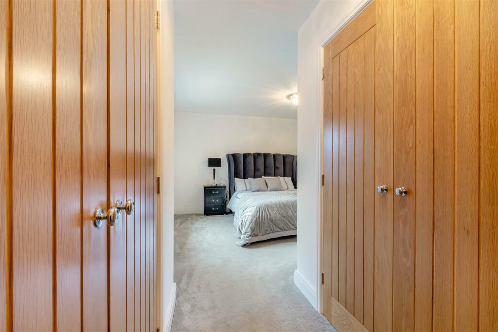 8611011-interior20.jpg