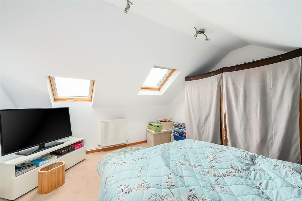 5 Wood Lane , Small dole, BN5 (16).jpg