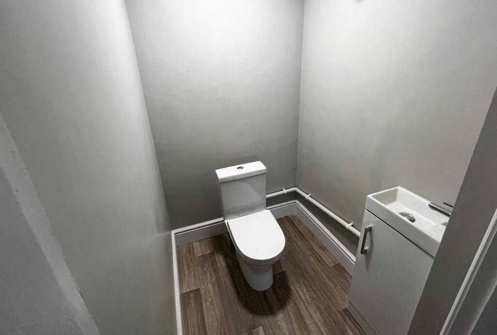 Cloakroom/wc
