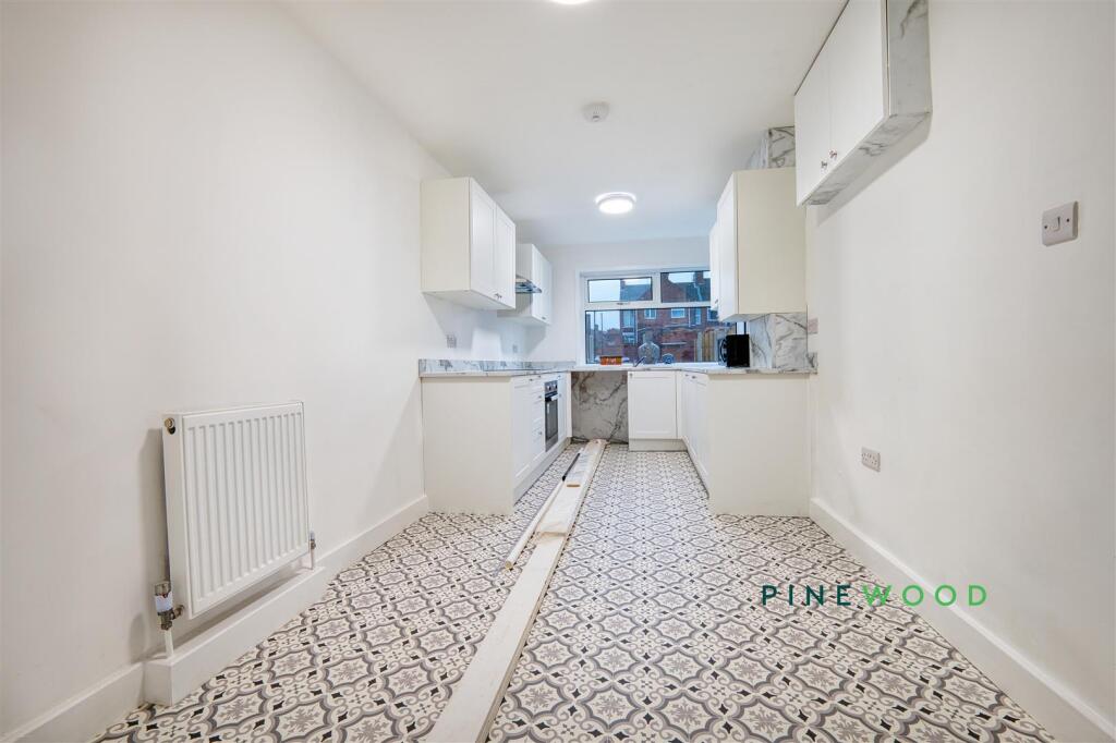 KITCHEN / DINER