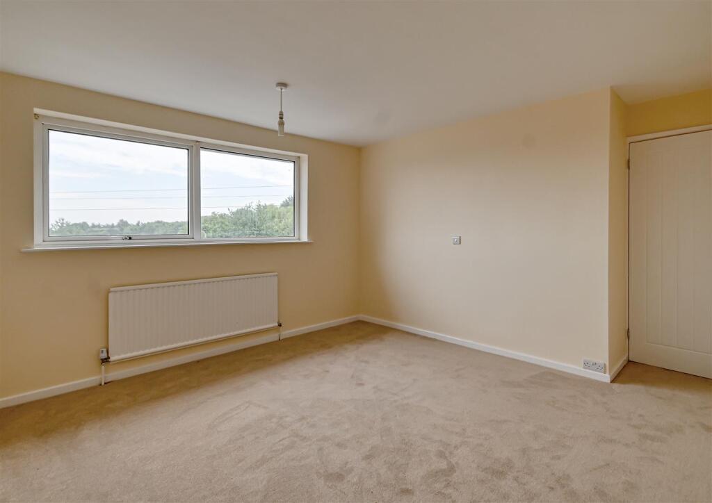 7 Stretton Close-14.jpg