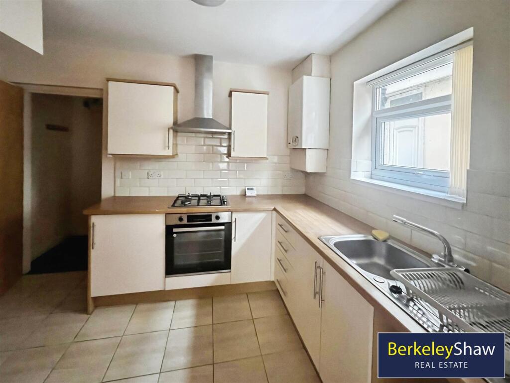 ab6d60d7-14a 20Kitchen.jpg