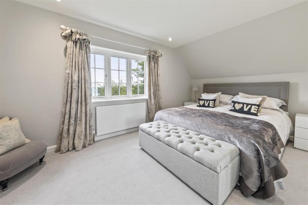 The-Stables-9-Guildown-Avenue-Guildford-GU2-4HA-86