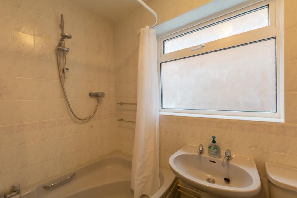 13 Cheshire Close (3)