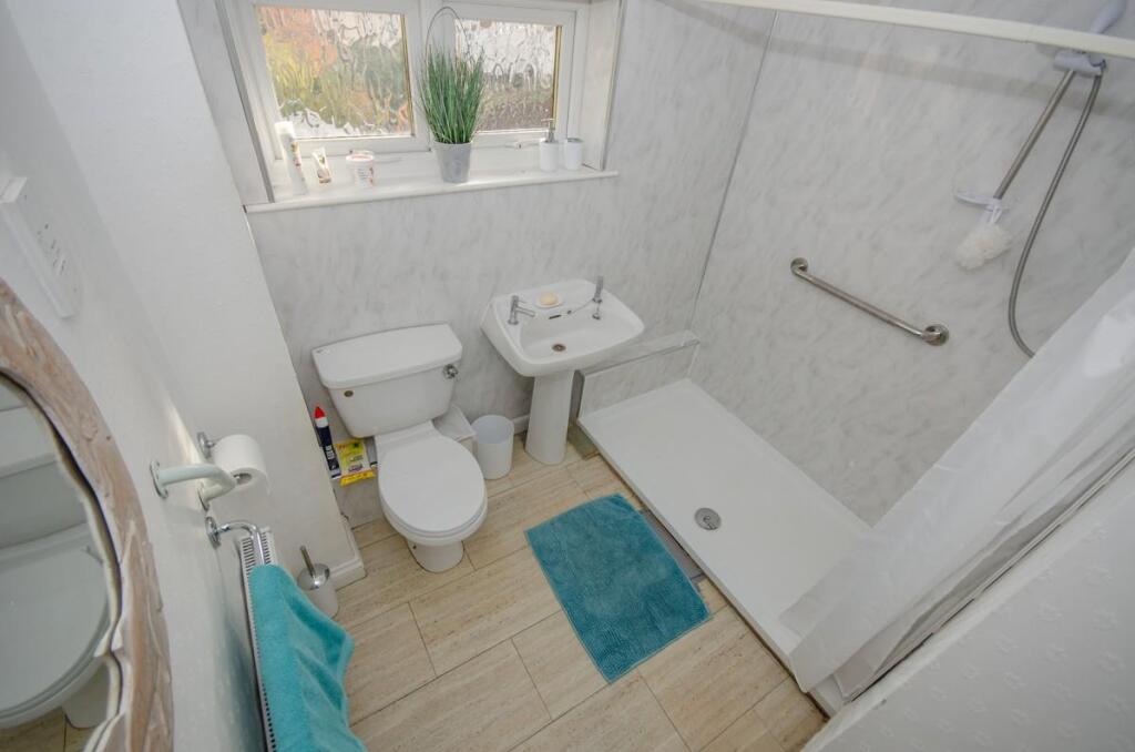 Shower room.jpg