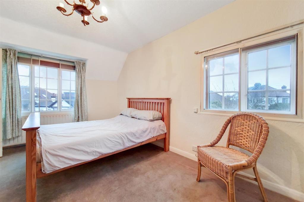 11_Main Bedroom-0.jpg