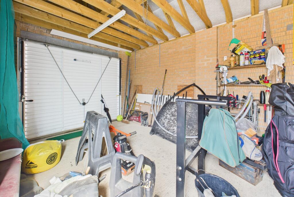 CAM02545G0-PR0450-STILL017