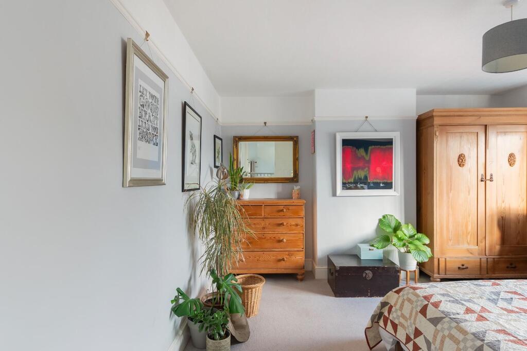 2W4WHE - Bedroom J.jpg