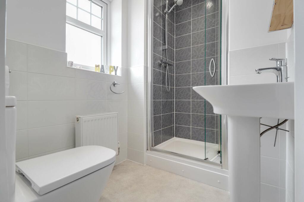 Ensuite to Bed 1