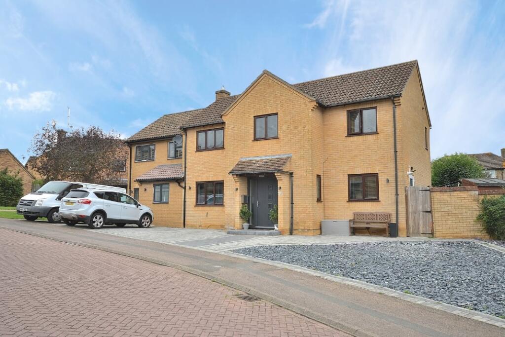 Huntsmead, Berrydale, Northampton, NN3