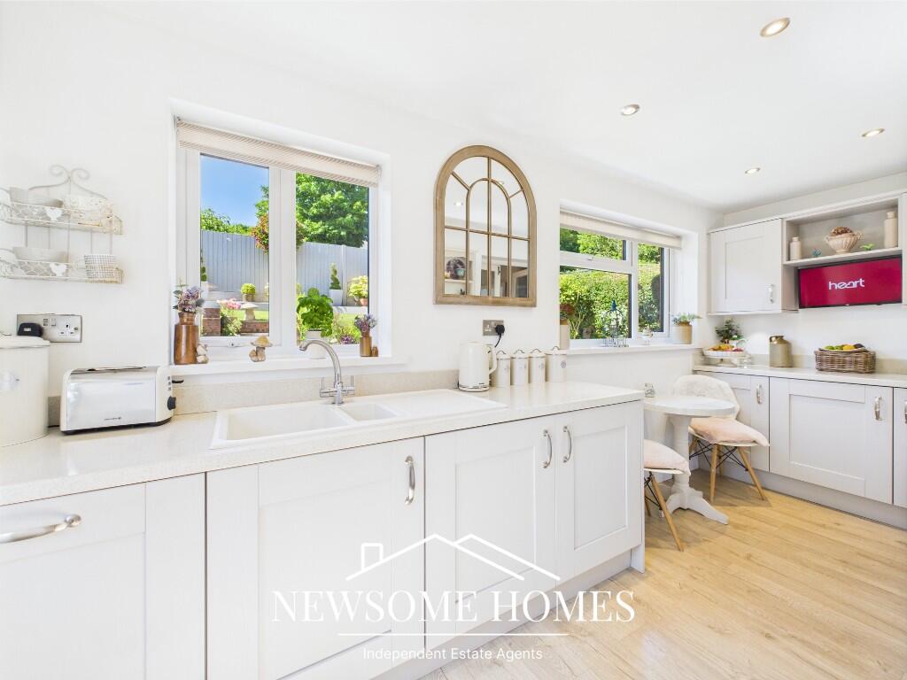 Kitchen/Breakfast RM